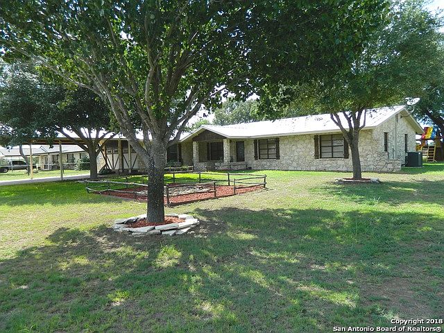 1st image of 207 Bluebonnet Ln