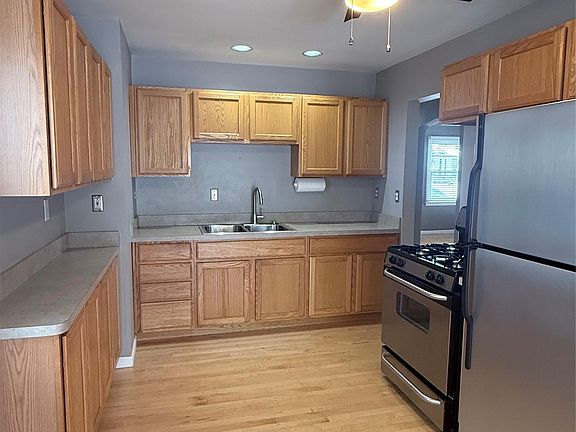 2nd image of 2056 Columbia Rd