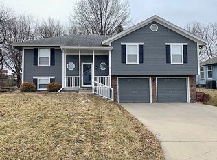 1120 SW Trail Ridge Dr, Blue Springs, MO 64015