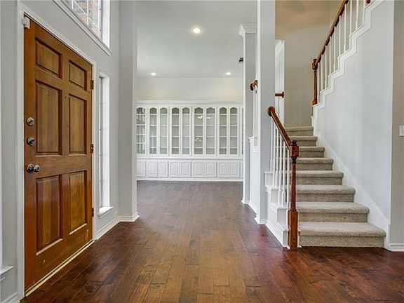 3rd image of 2093 Brentcove Dr