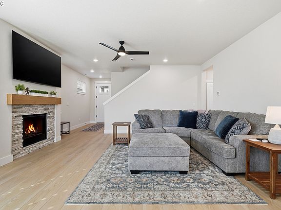 3rd image of 4523 S 39th Way