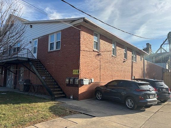 3rd image of 350 Spruce St #348