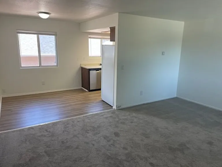 545 Fein Ave — Photo 8