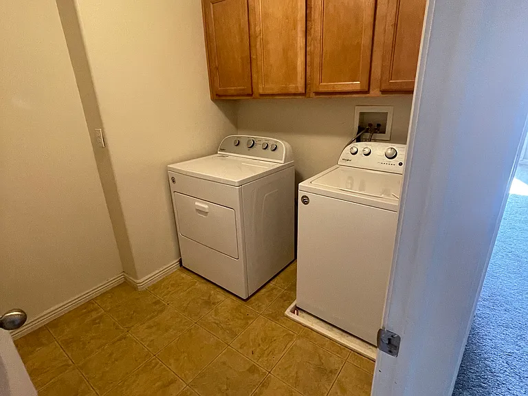 245 E July Ln — Photo 23