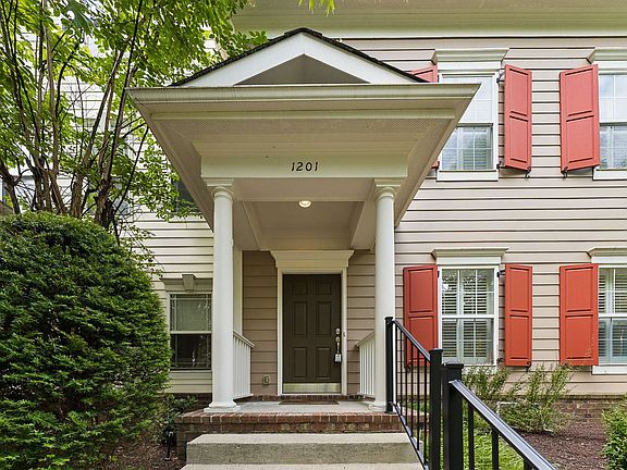4th image of 1201 Stoney Point Ln
