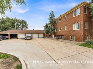 5235 State Rd #5, Cleveland, OH 44134