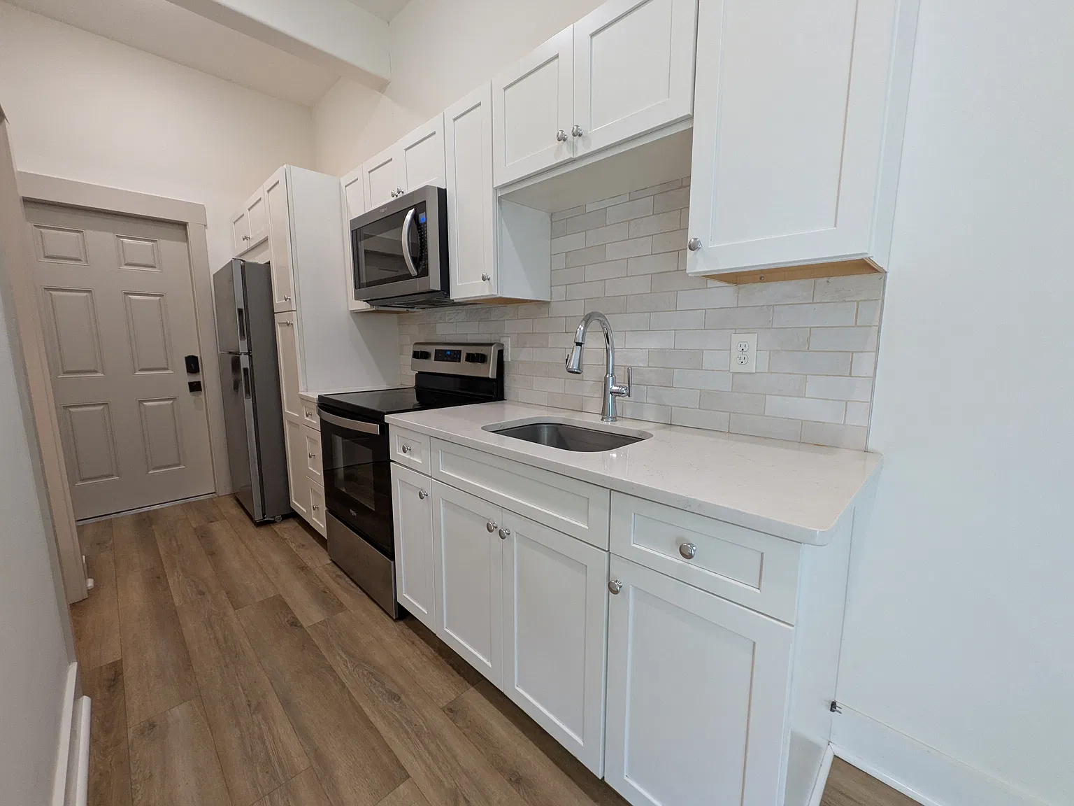 Studio, 260 sqft, $1,100 — Photo 4