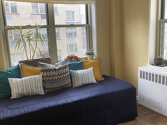 4th image of 415 E 52nd St APT 8KC