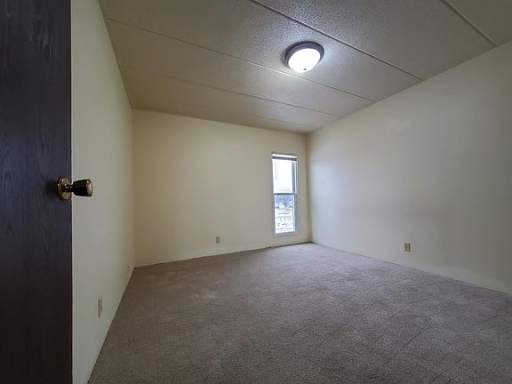 2nd image of 3300 Huntington Ave APT 31