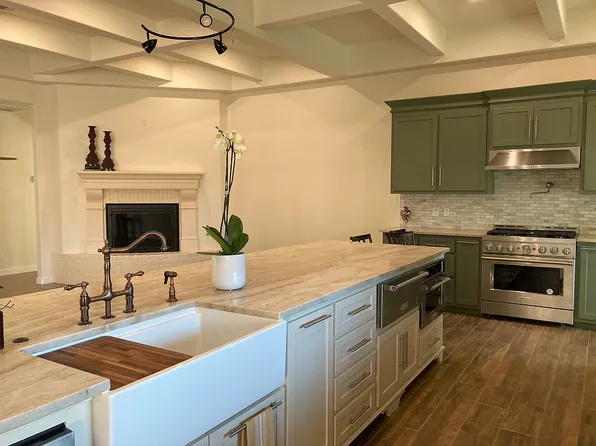 30 Saint Andrews Dr, Odessa, TX 79762
