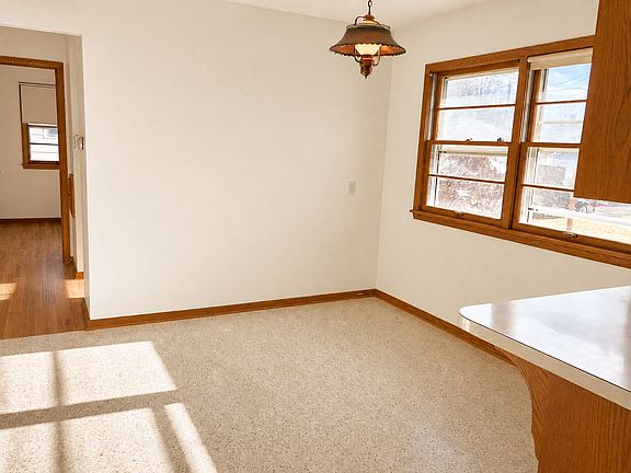 5th image of 2418 Ione St