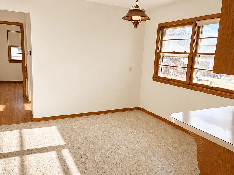 2418 Ione St — Photo 5