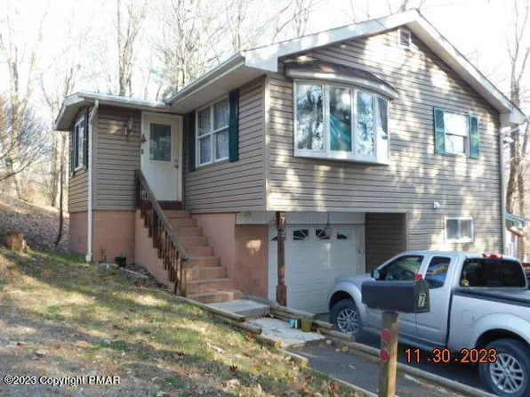 7 Spruce St, Mount Pocono, PA 18344