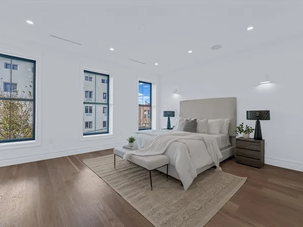 753 Hancock Street image 11 of 46