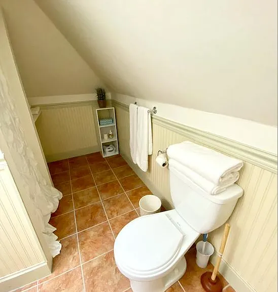55 S Angell St — Photo 28