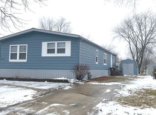 84 Candlegate Cir, Matteson, IL 60443