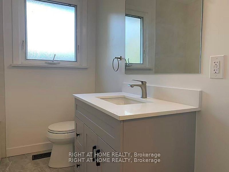 Toronto House for rent - 4 Bedrooms — photo 10