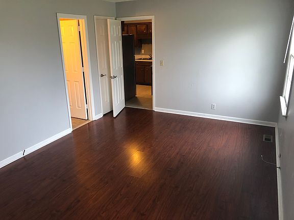 5th image of 629 Deerfield Dr