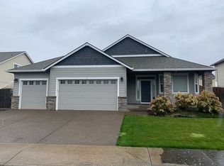 650 E Buttercup St, Yamhill, OR