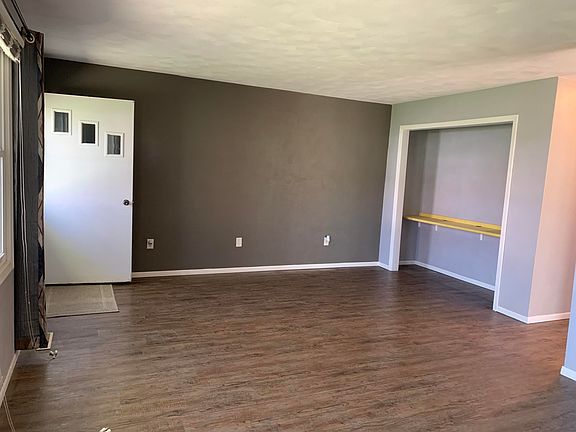 4th image of 510 W 3rd St APT 6