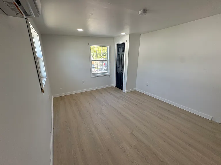 5008 N Cortez Ave #13 — Photo 3