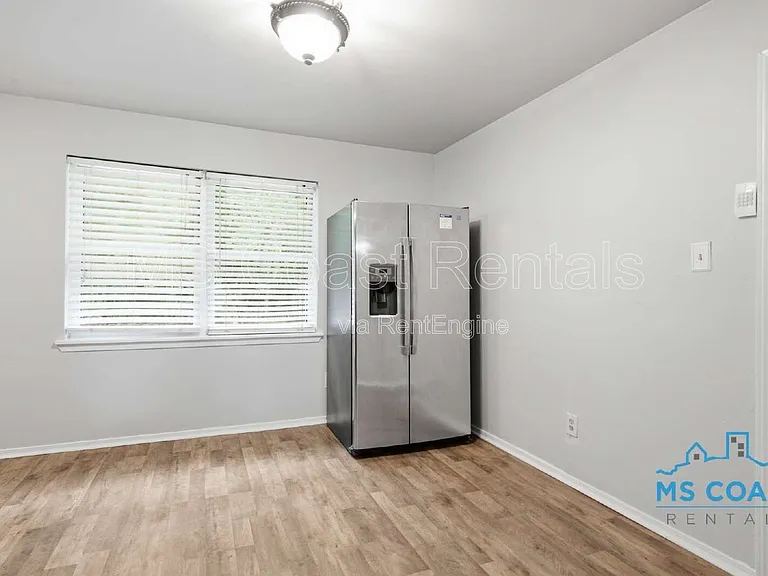 1601 Lewis Ave — Photo 7