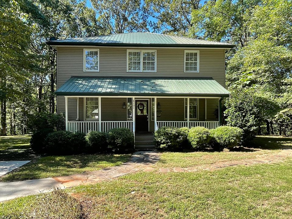 Front of 2 Story Home