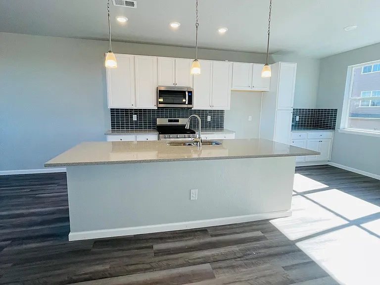 7042 Doncaster Ct — Photo 6