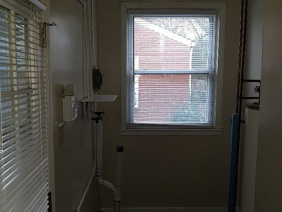 5th image of 4624 Daleville St NW
