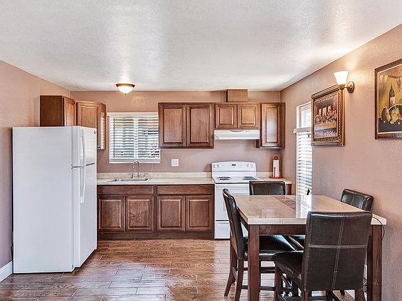 3rd image of 2551 Aspen Ln
