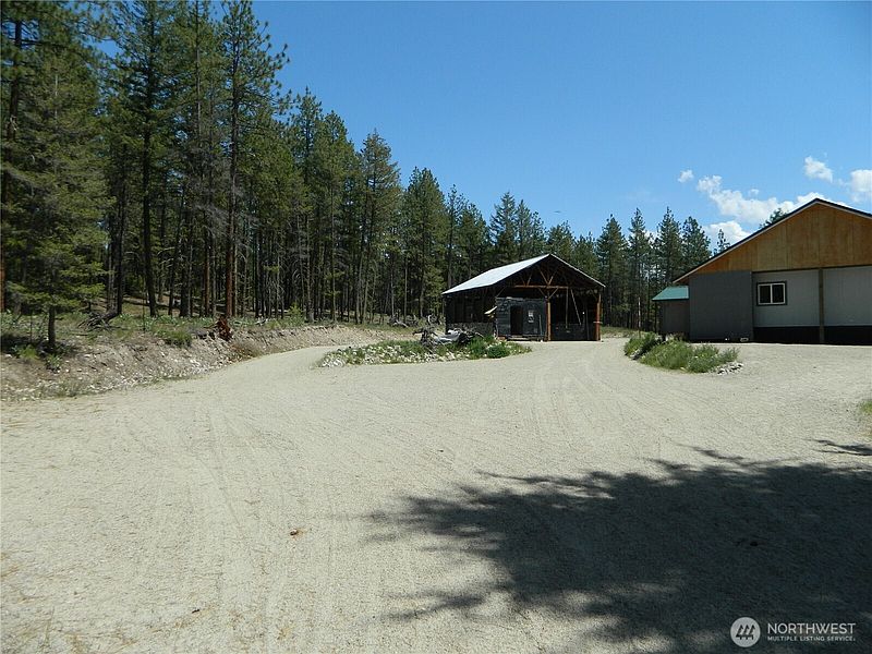 2nd image of 16 Summit Lake Road