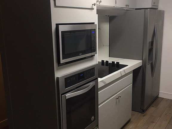 3rd image of 103 La Verne Ave APT 3