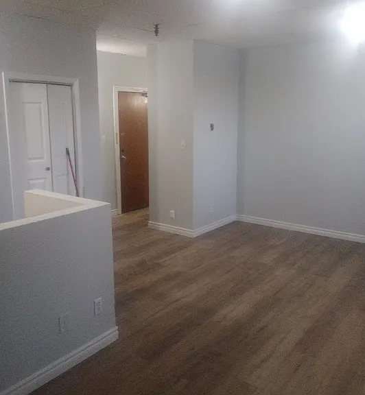 2 York St N #201 — Photo 8