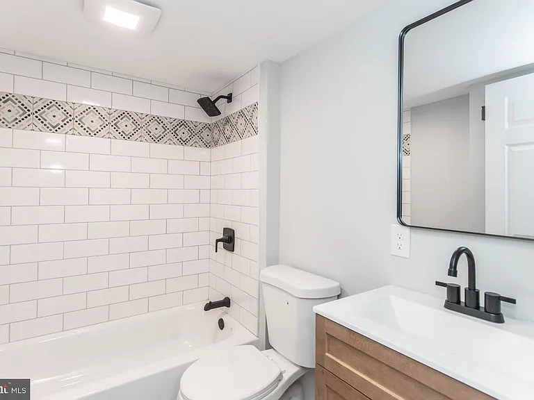647 Spruce St — Photo 21