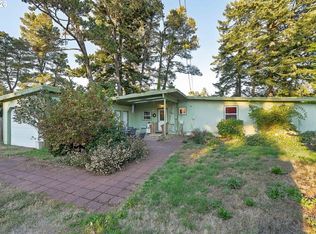 70343 Peninsula Rd, North Bend, OR 97459