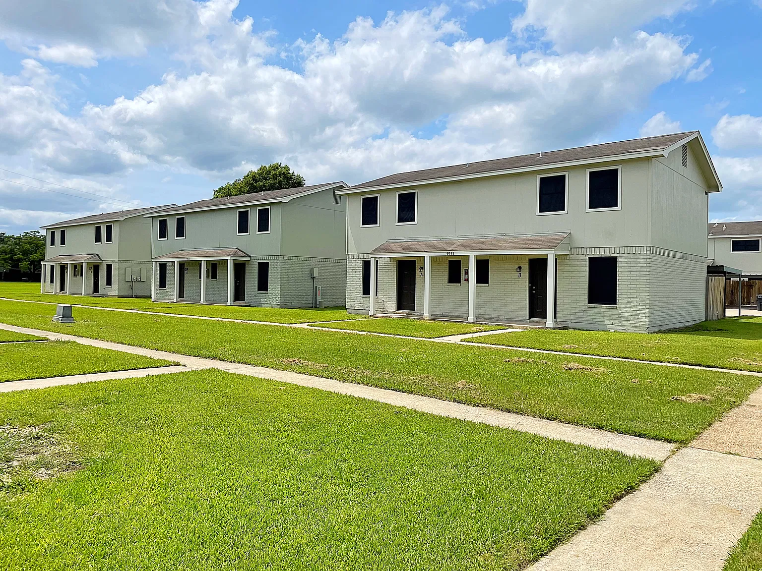 2 bed, 1.5 bath, $1,195 — Photo 1