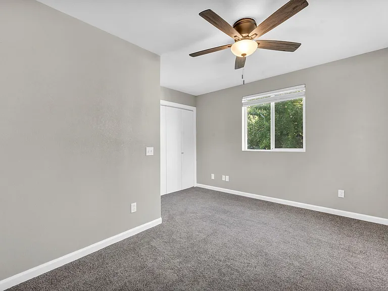 604 Pine St — Photo 38