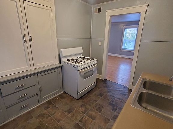 5th image of 3311 W Juneau Ave APT 3
