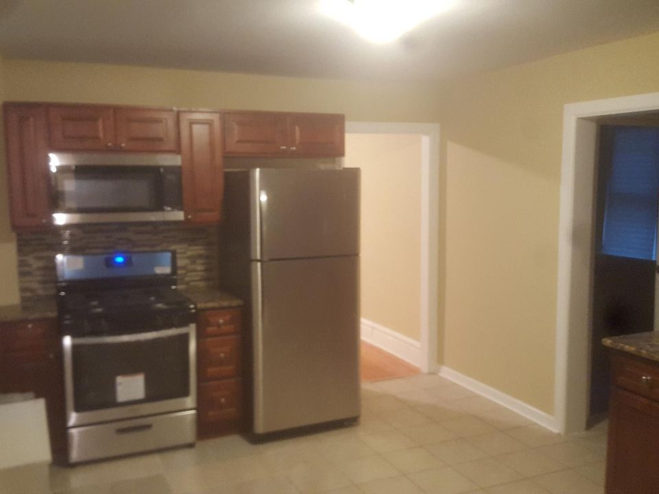 1st image of 90 Ella St Floor 1
