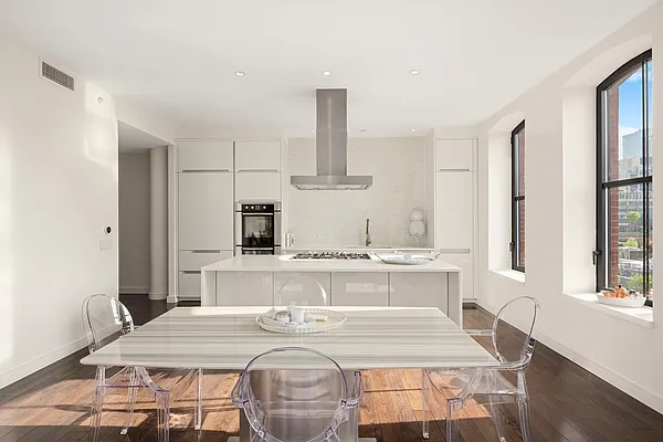 Rented by Corcoran | media 18