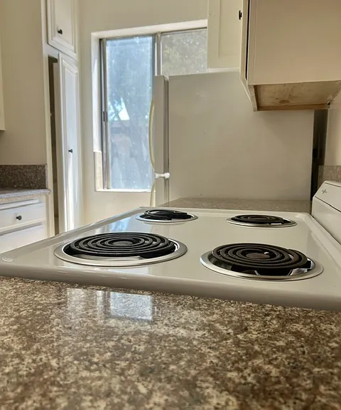 4804 Franklin Ave #8 — Photo 11