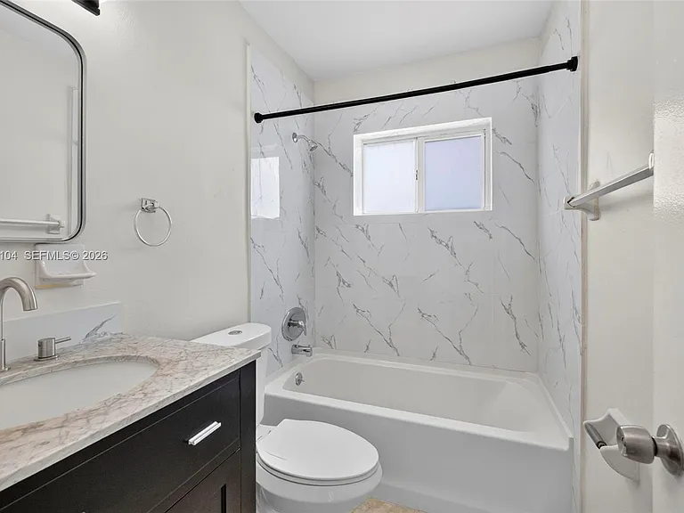 151 SE 6th Ave #16 — Photo 11