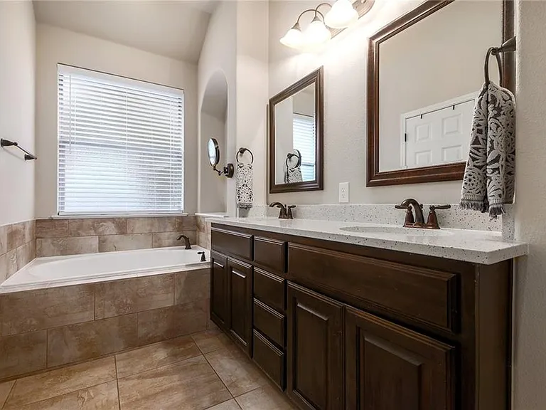 124 Navigator Dr — Photo 15