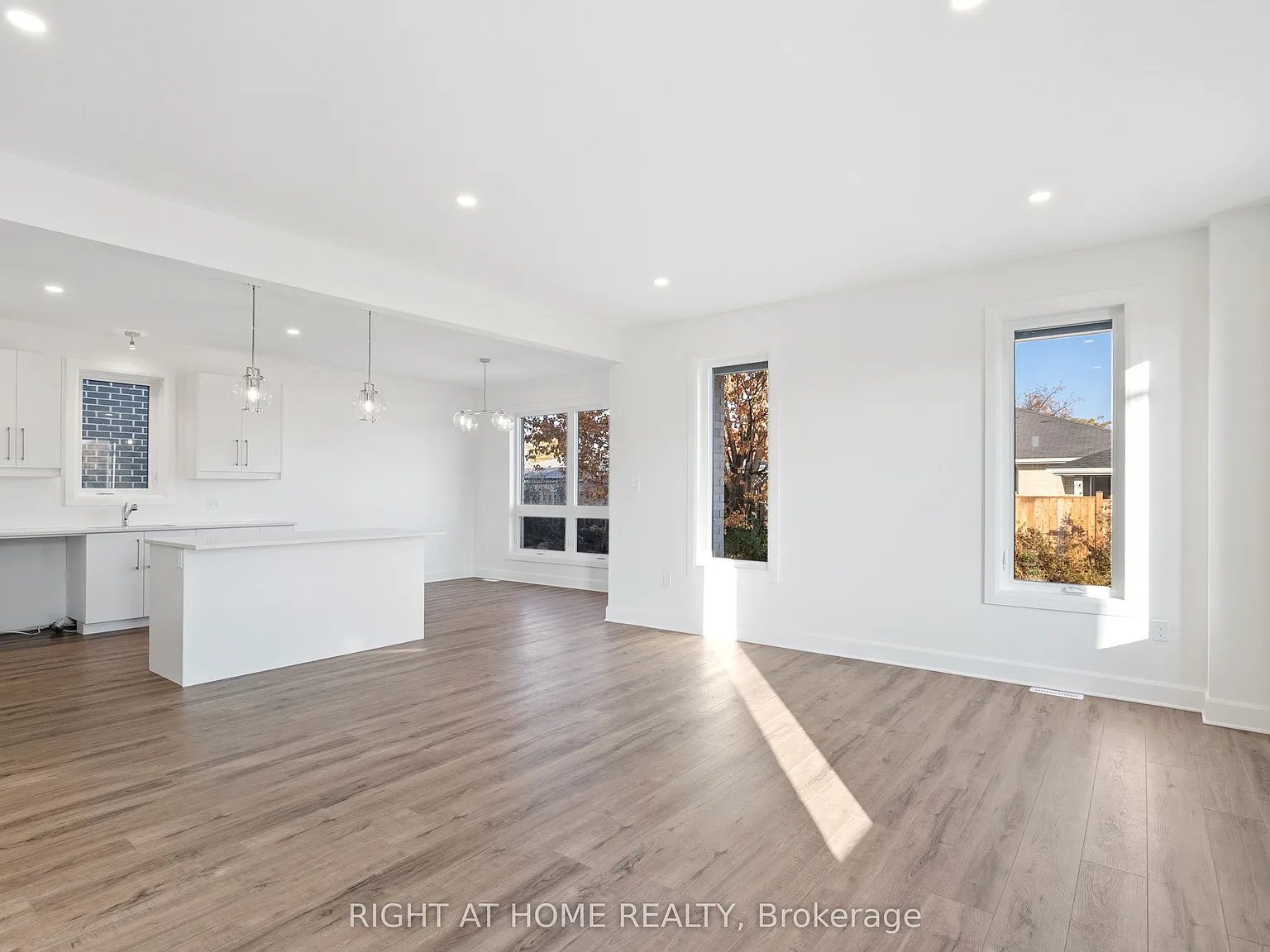 4 bed, $3,150 — Photo 2