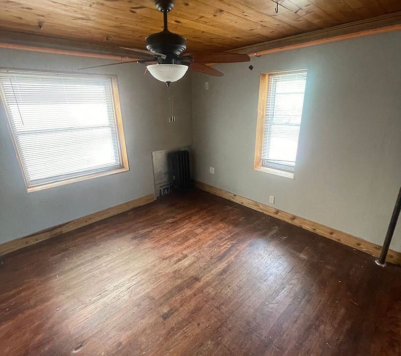 2nd image of 252 Langdon St #204