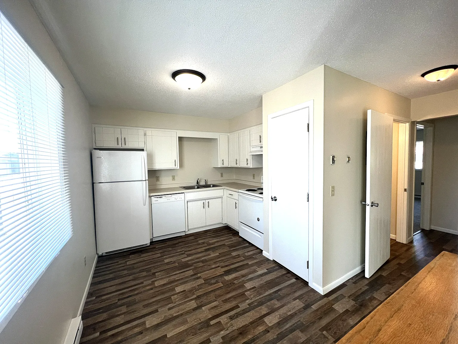 2 bed, $1,400 — Photo 3