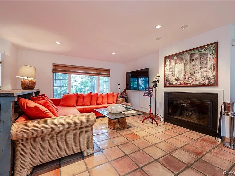 1701 Bay Blvd — Photo 4