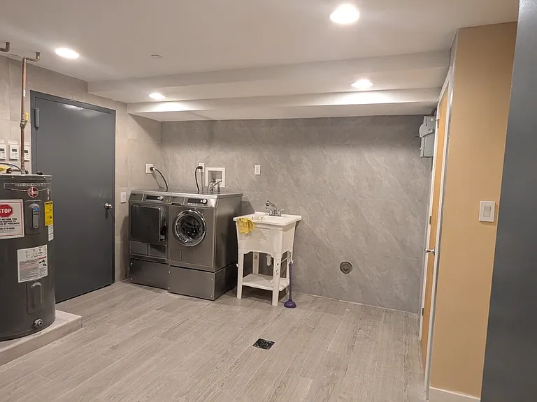 143 Bay 31st St #1 — Photo 16