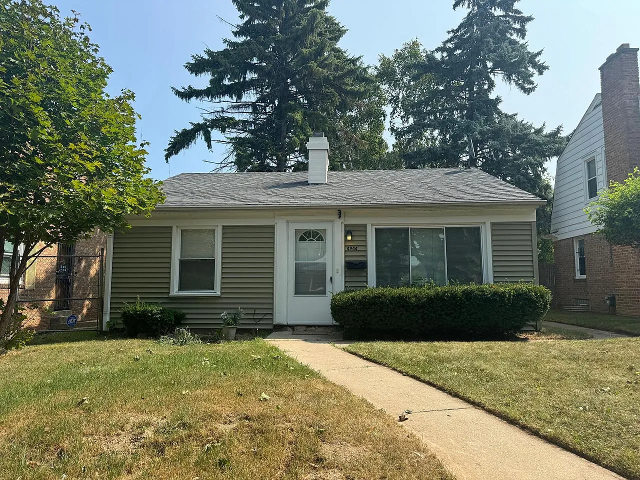 4944 North 24th PLACE photo 1