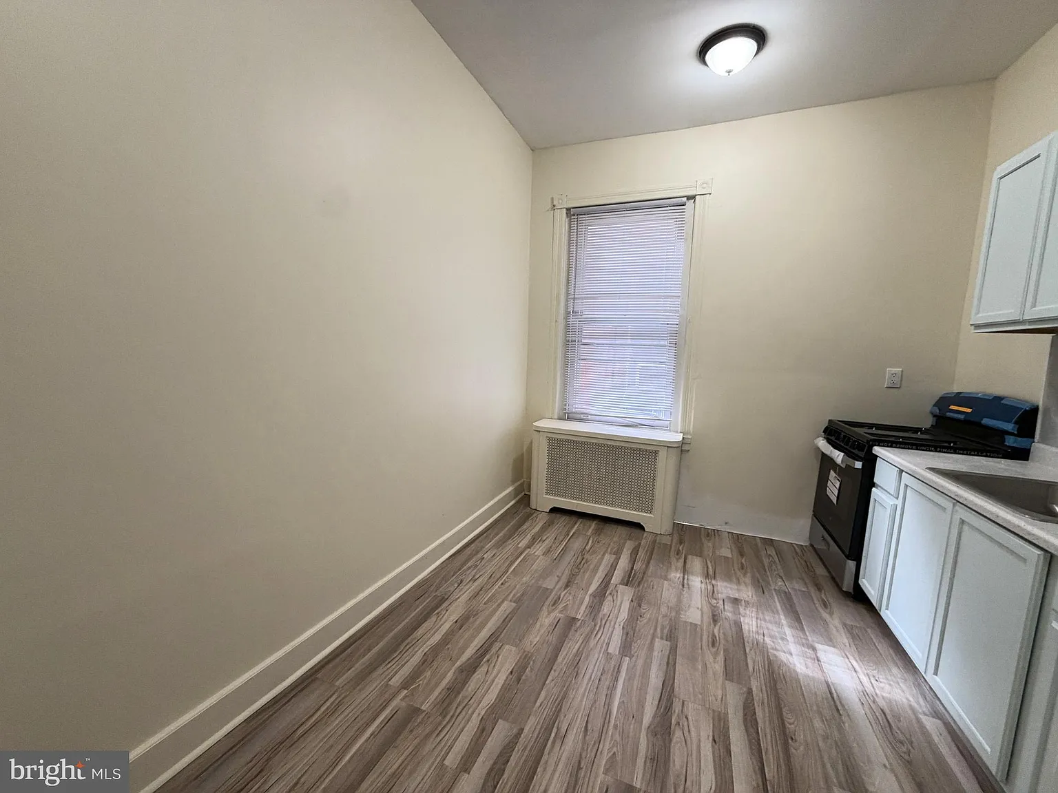 2 bed, 2640 sqft, $1,700 — Photo 3